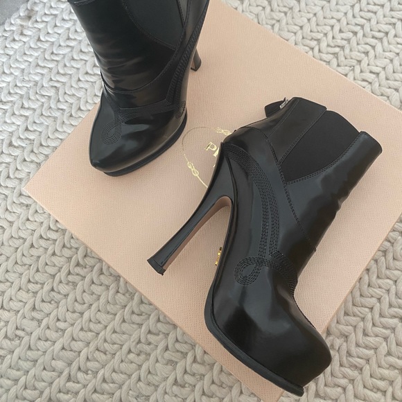 Prada platform black ankle boots with back zipper - Picture 5 of 8